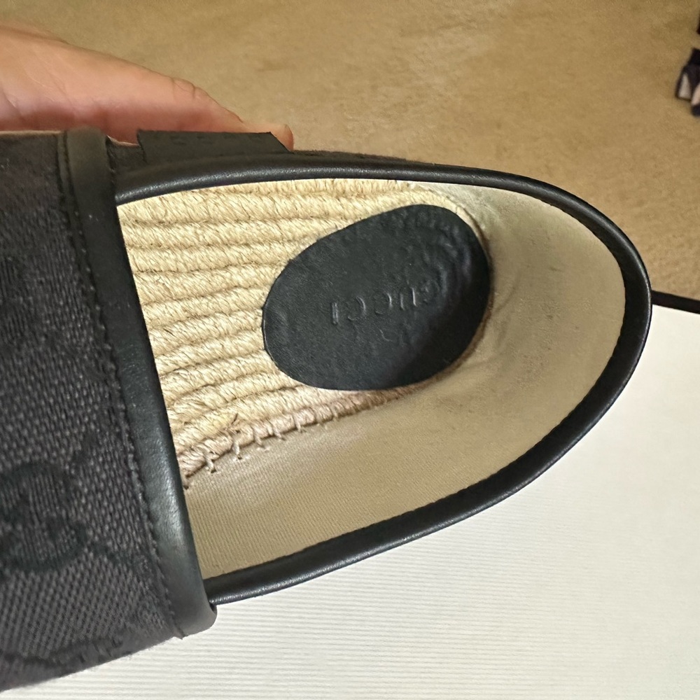 Gucci shoes size 8US, I just wore them out 3 times their on perfect condition - Picture 8 of 14